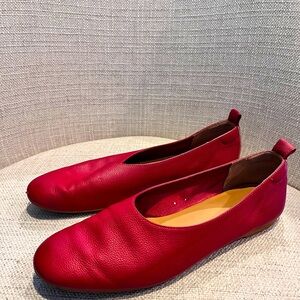 Everlane Day Glove red flats size 9.5